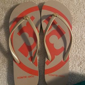 tory burch flip flops